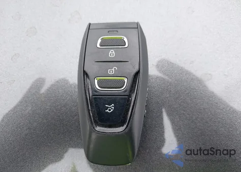 2021 Aston Martin Dbx z USA, uszkodzony, nr VIN SCFVUJAW1MTV00175